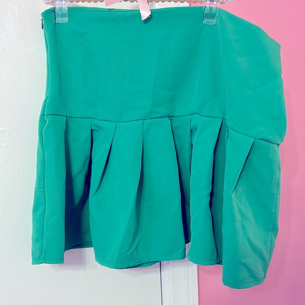 Green tennis skirt from Boohoo